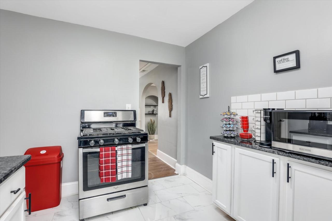 Modern & Cozy East Side Gem ~ Queen Beds ~ Parking Détroit Extérieur photo